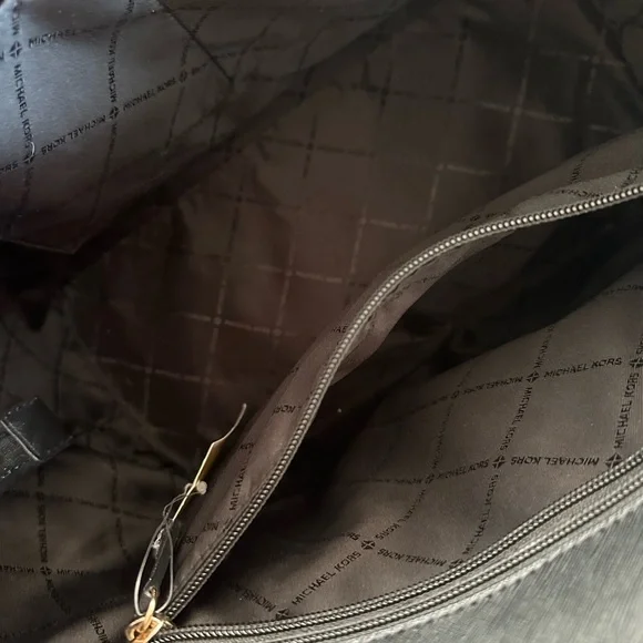 Michael Kors Black Structured Tote Bag - Picture 3 of 6